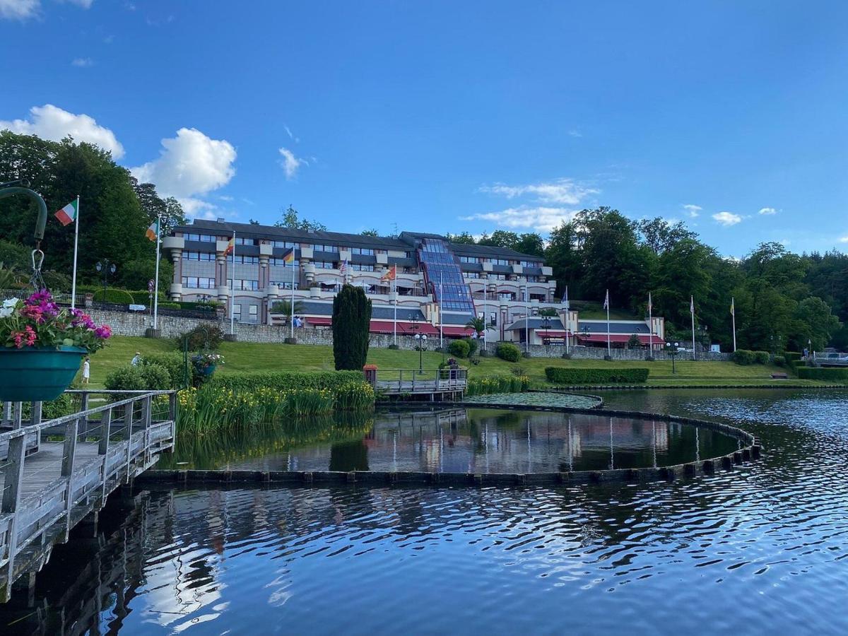 ホテル オテル スパ ドゥ ベリル Bagnoles de l'Orne Normandie エクステリア 写真