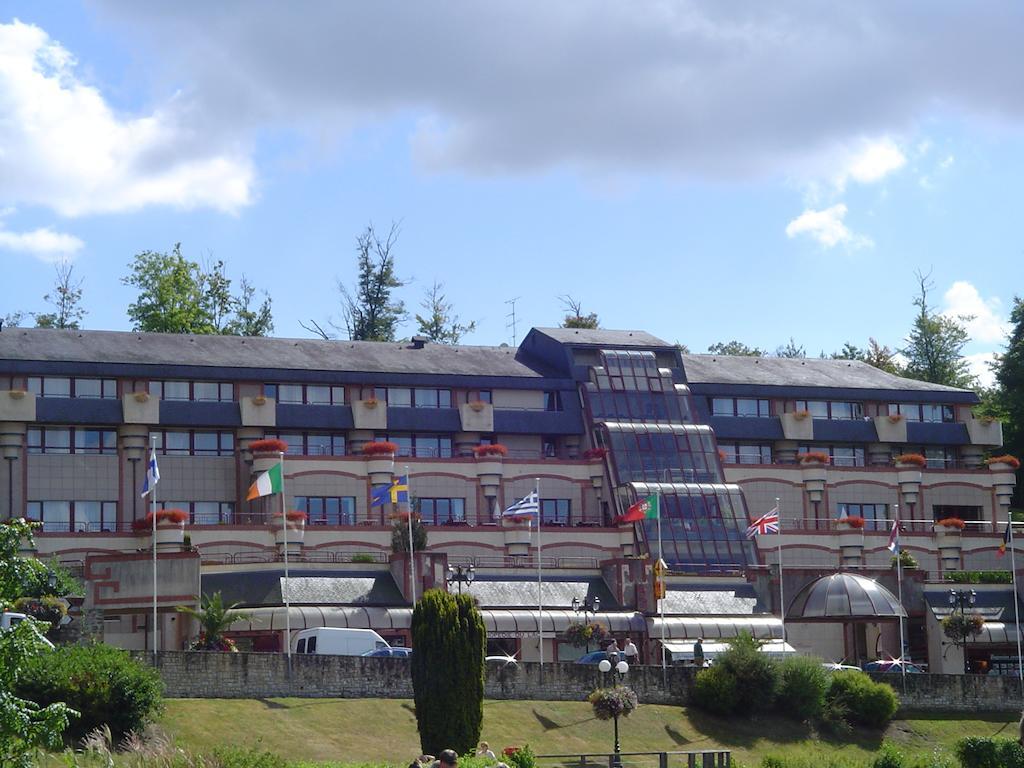 ホテル オテル スパ ドゥ ベリル Bagnoles de l'Orne Normandie エクステリア 写真