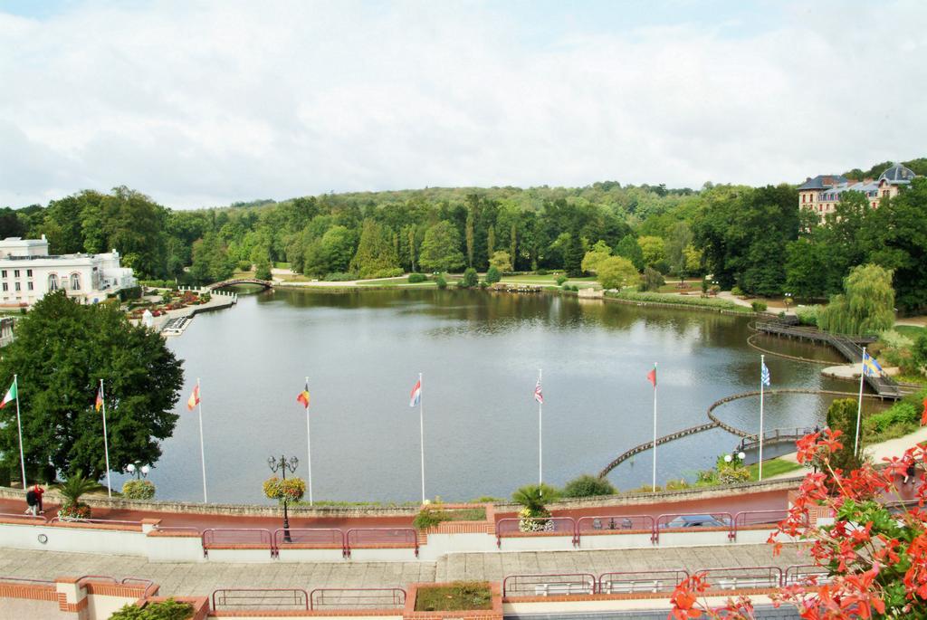 ホテル オテル スパ ドゥ ベリル Bagnoles de l'Orne Normandie エクステリア 写真